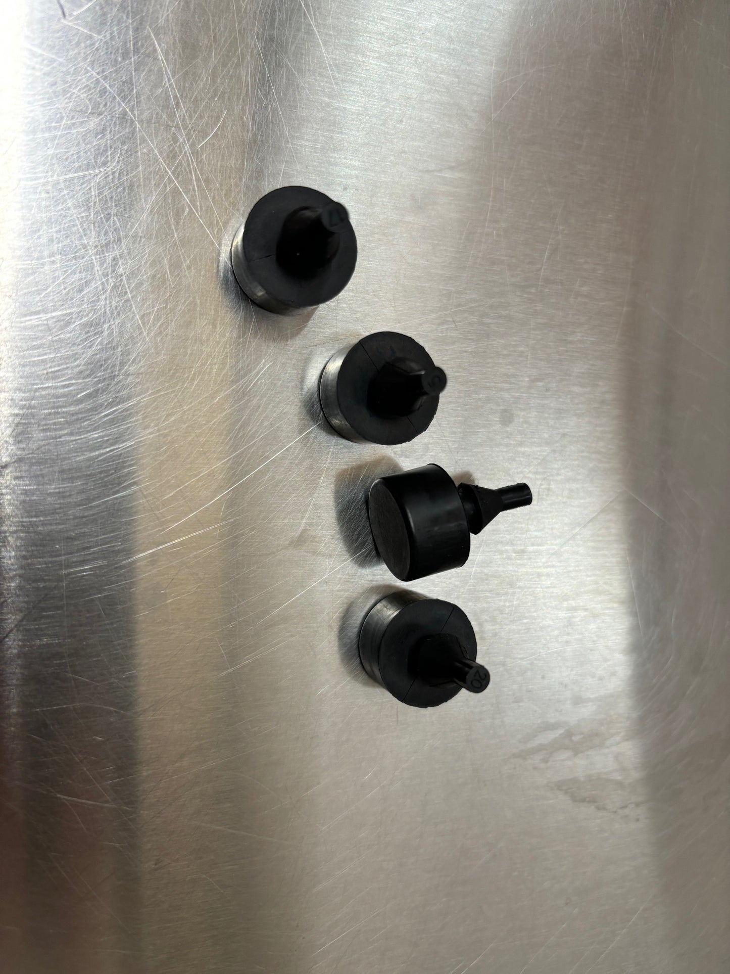 Rubber Stoppers for Aluminium Mounting Plates