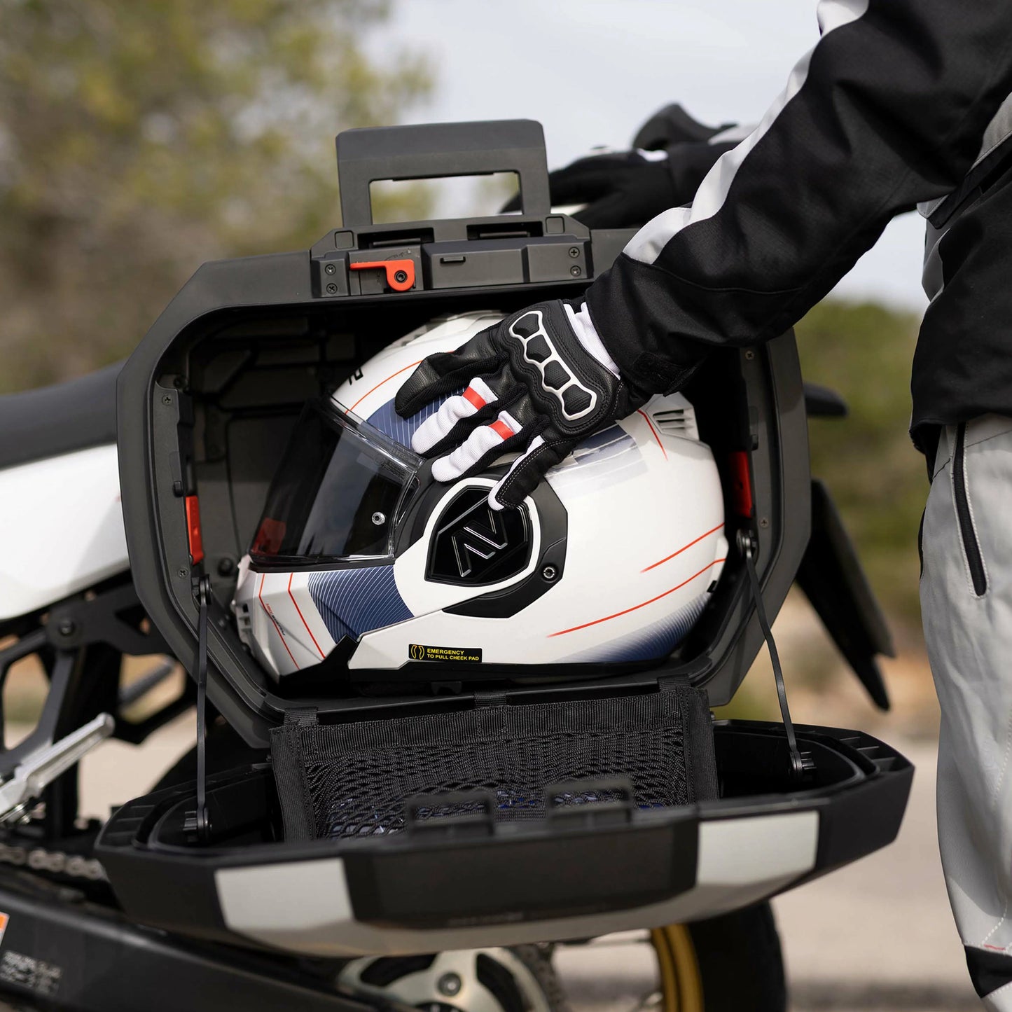 SH38X - Carbon Expandable Side Cases